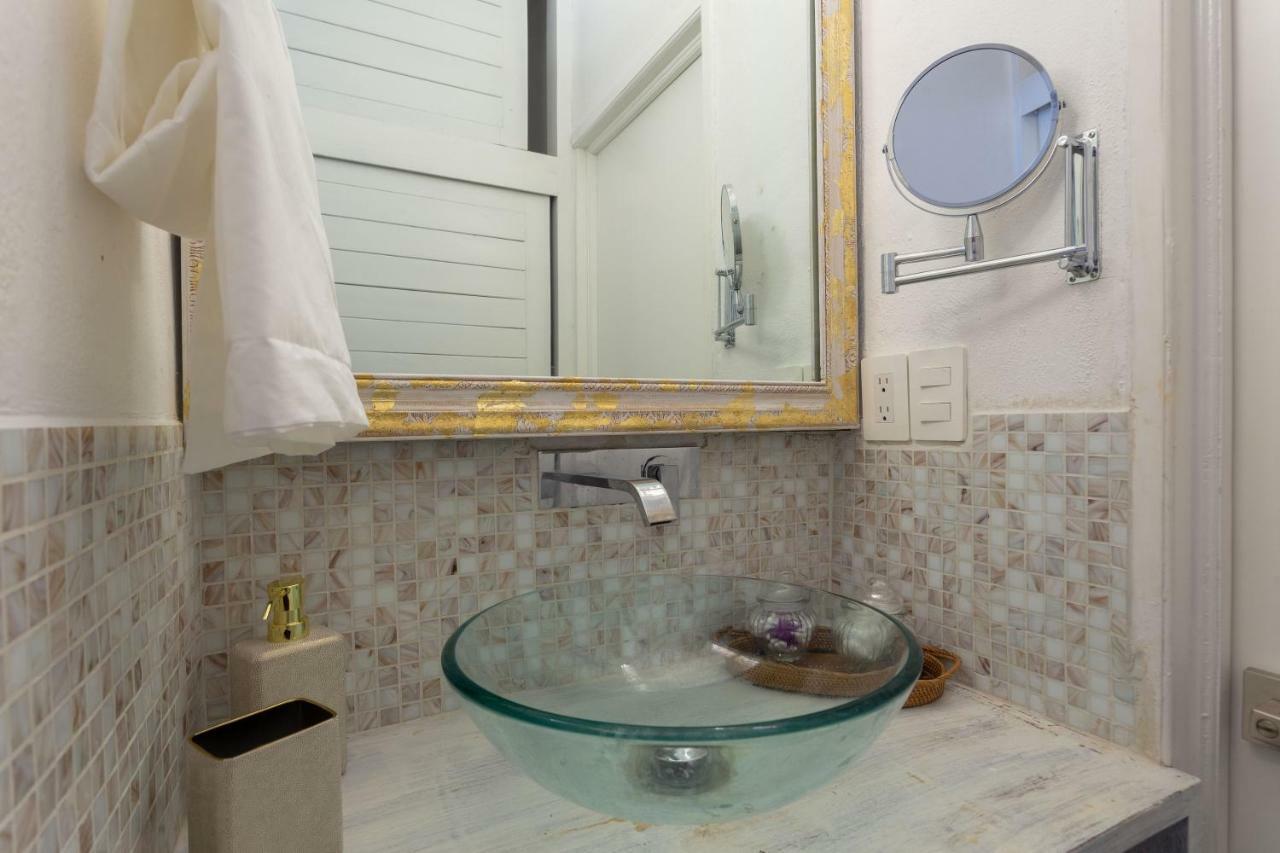 Lotus Beach Hotel - Adults Only Isla Mujeres Bagian luar foto